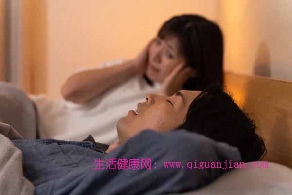 睡觉时出现这4种“怪象”,别只当是累了!