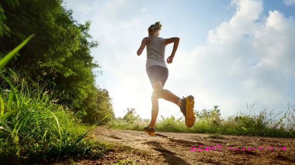女性骨质疏松高发！四项健康运动与养护方法守住骨量-健康运动-生活健康网