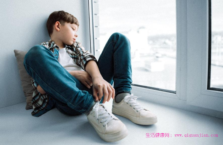 孩子频繁头痛胃痛、情绪不稳？警惕青少年焦虑抑郁躯体信号-心理健康-生活健康网